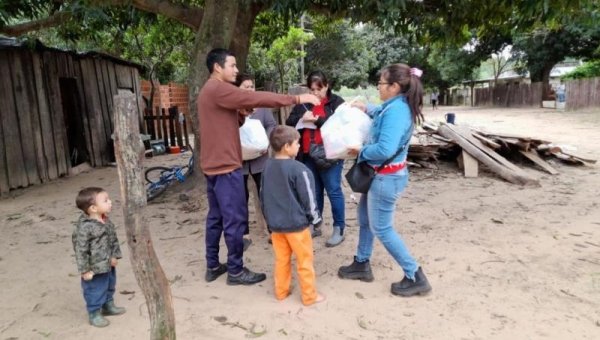 Entidad Binacional Yacyretá apoya a familias afectadas por temporal en Ituzaingó